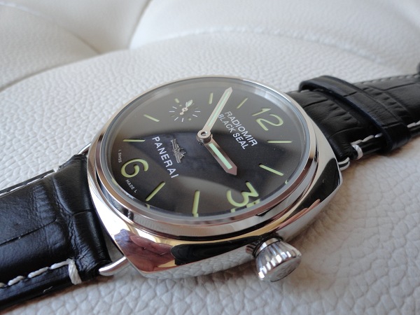 Panerai Radiomir replique Noir Seal Présentation