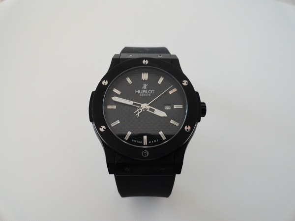 Hublot Classic Fusion toute l'aperçu de montre noir